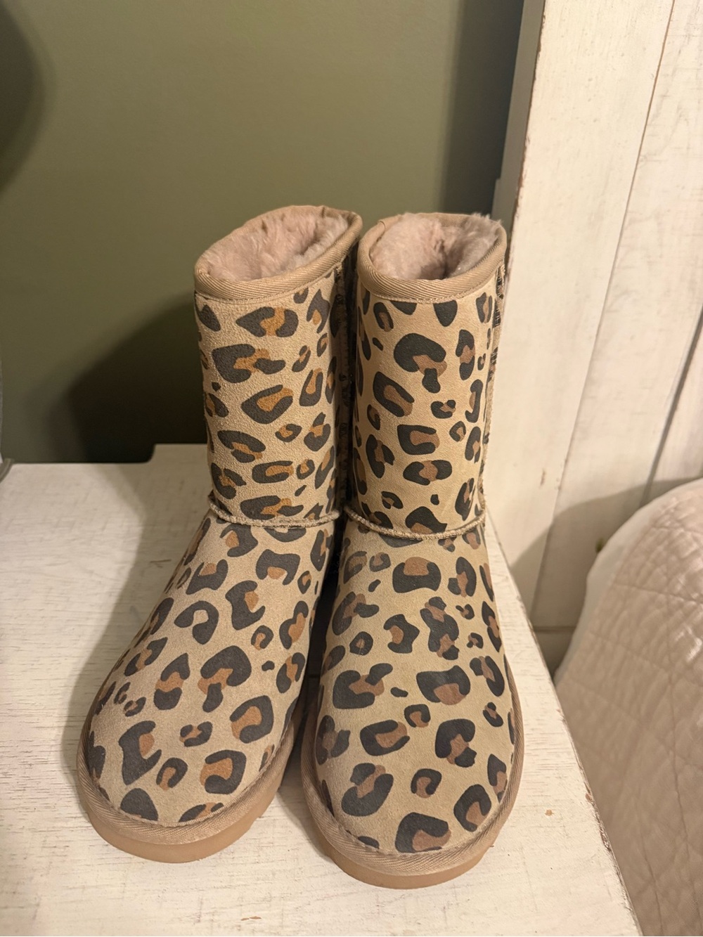 UGG - Leopard Print Cozy Shearling Boots - Tan